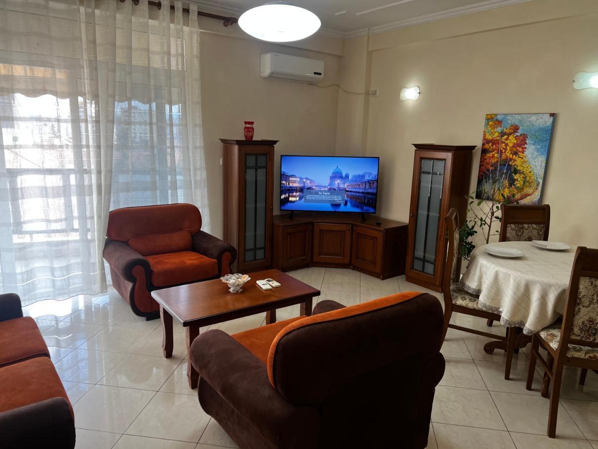 City Central Apartment 2 Tirana Kültér fotó